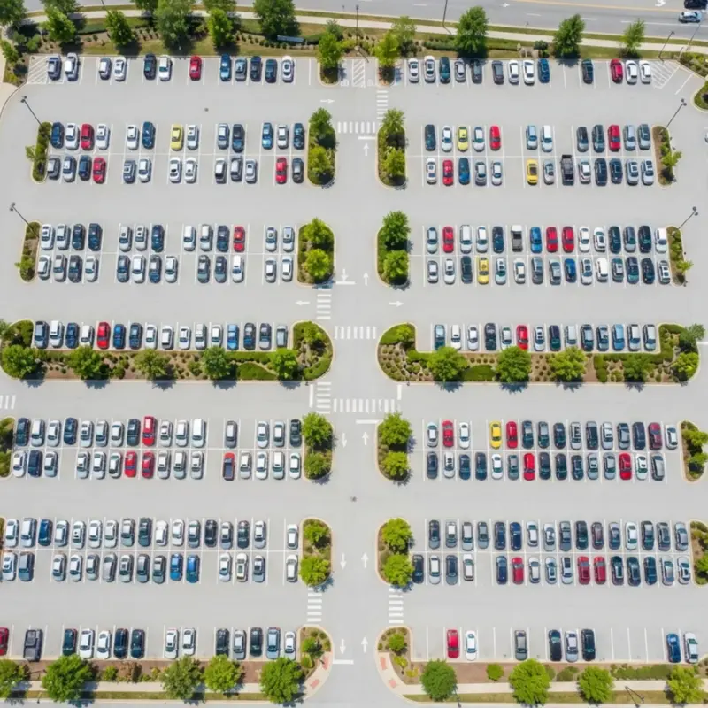 Parcheggio con auto vicino a Fiera Milano Rho
